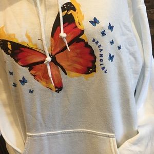 Beautiful, soft and light women’s sweatshirt. Perfect for cool summer nights